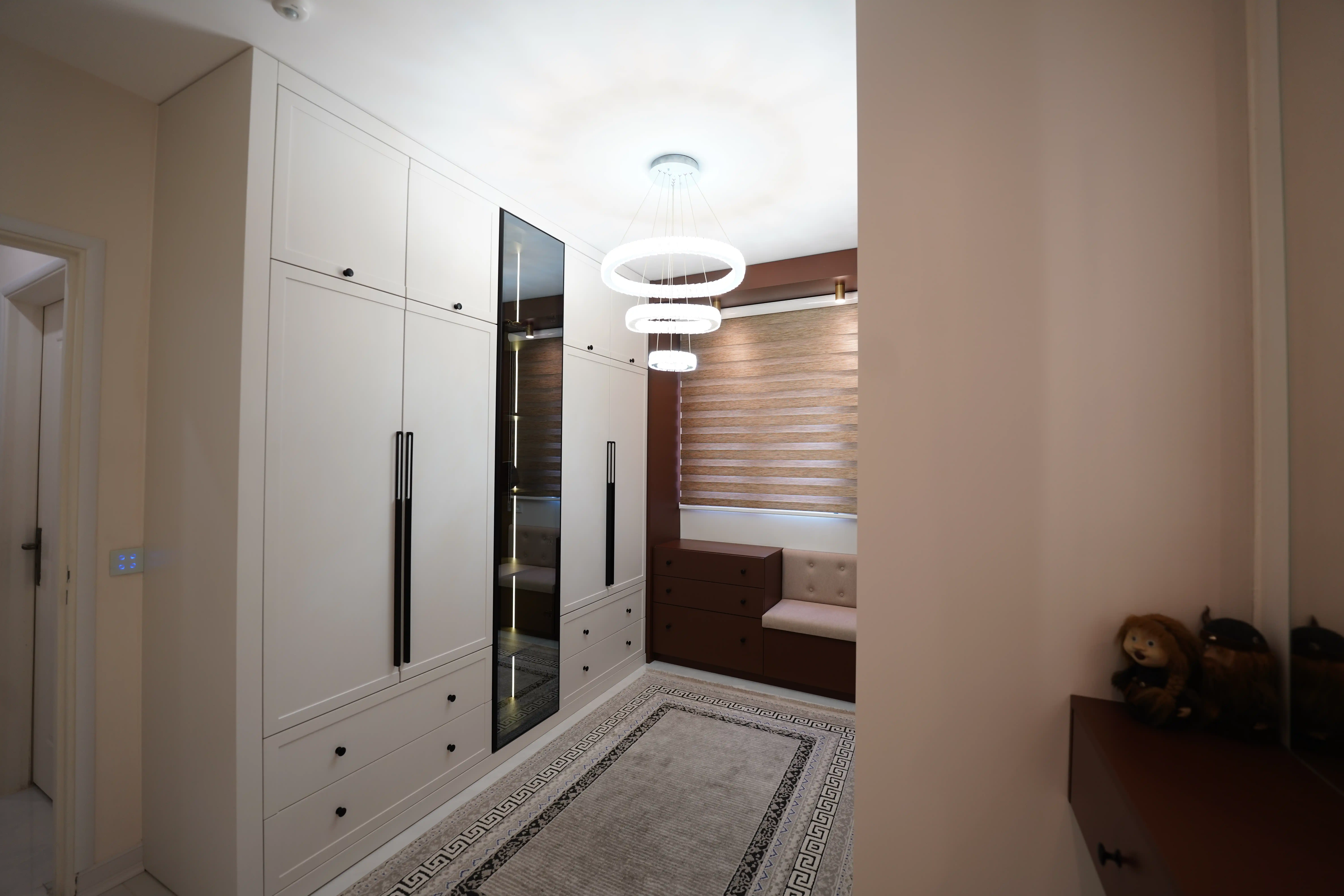 Closet Room Design